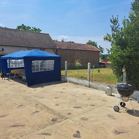 Holiday home L'ecusson Fille